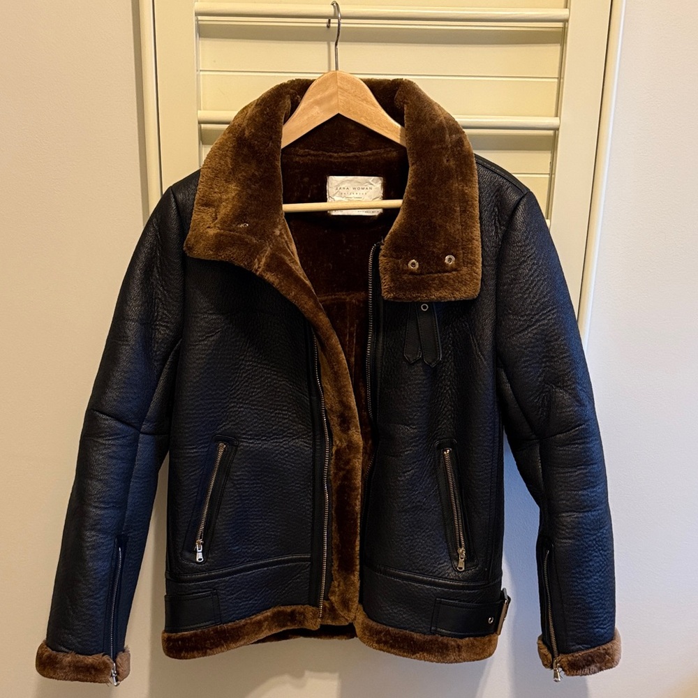 ZARA leather and fur lined moto jacket
Size Small